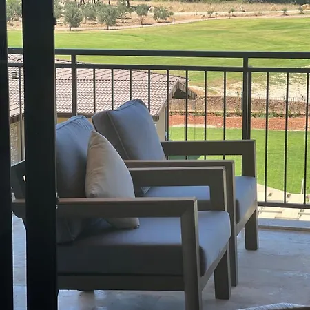 Golf Aparts شقة *